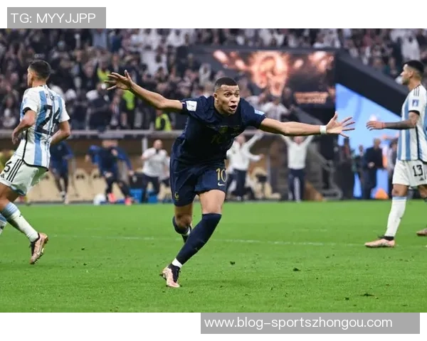 姆巴佩分享庆祝照片称国家德比胜利归球队活力无限展现精彩表现 姆巴佩分享庆祝照片称国家德比胜利归球队活力无限展现精彩表现