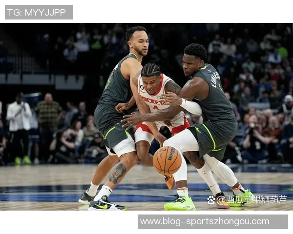 迪亚巴特场均37个前场篮板展现拼搏精神不惧对手人数全力争抢 迪亚巴特场均37个前场篮板展现拼搏精神不惧对手人数全力争抢